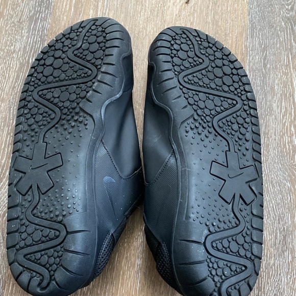 Like new nike sneakers - Picture 2 of 4